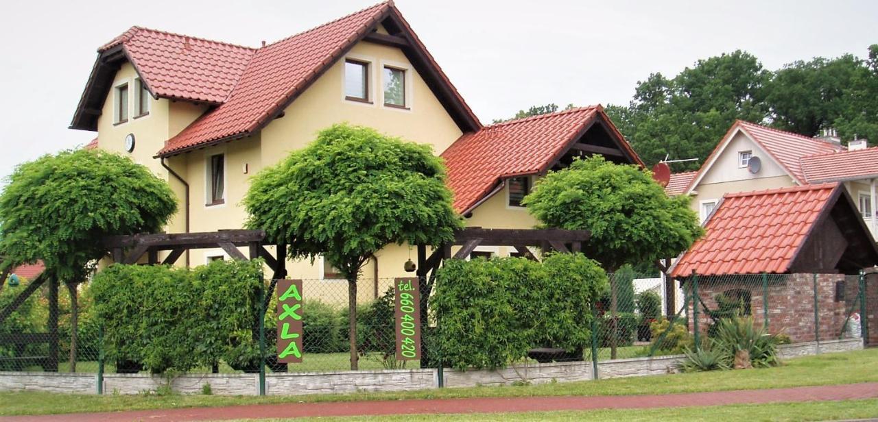Willa Axla Z Weranda Ogrodem I Parkingiem Kudowa Zdroj Exterior photo